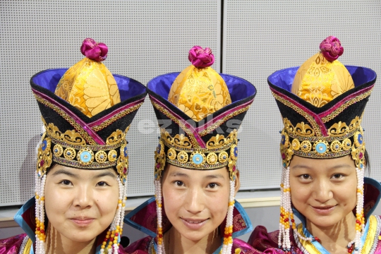 Chinese Performing Ladies in Xinjiang 777