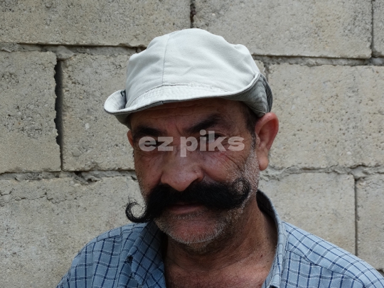 Mustache