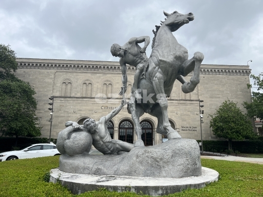 The torch bearer statue 
