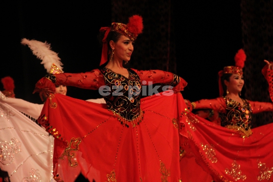 Xinjiang dance performance